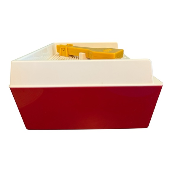 FISHER PRICE Classic Kids Record Player Toy with 4 Records 2014 - Picture 6 of 7